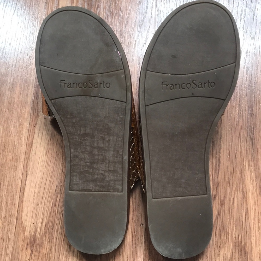 Franco Sarto Gold Slid on Sandals - Picture 4 of 7